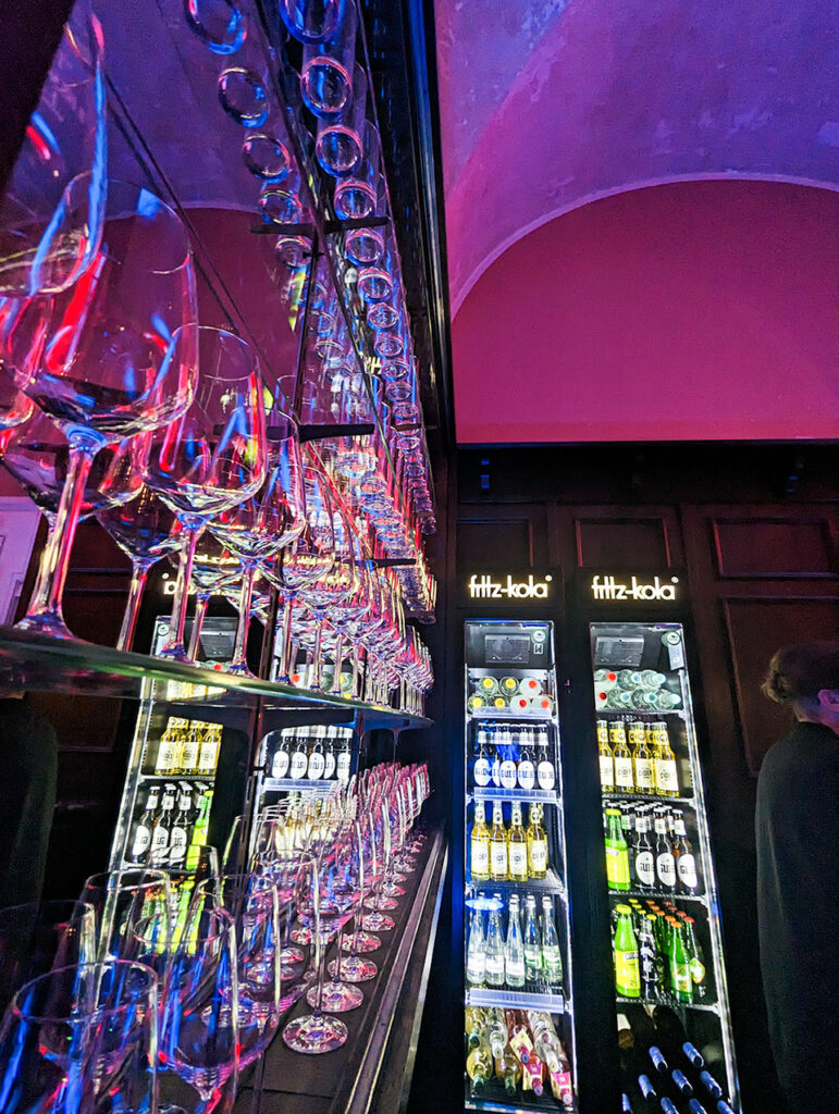 Heimathafen_Wiesbaden_AltesGericht_Eventlocation_Clubhouse_Theke_Bar
